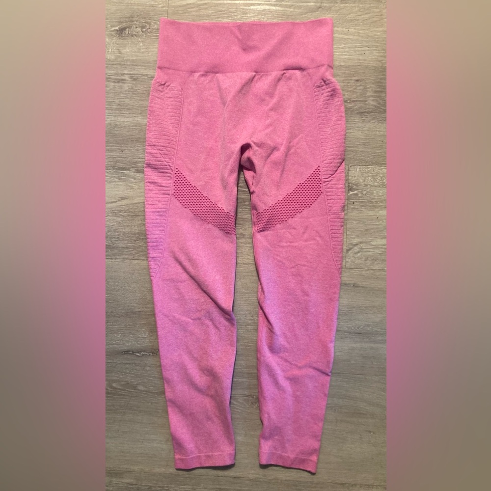 Guess 3/4 Capri leggings size xs/s (like new)